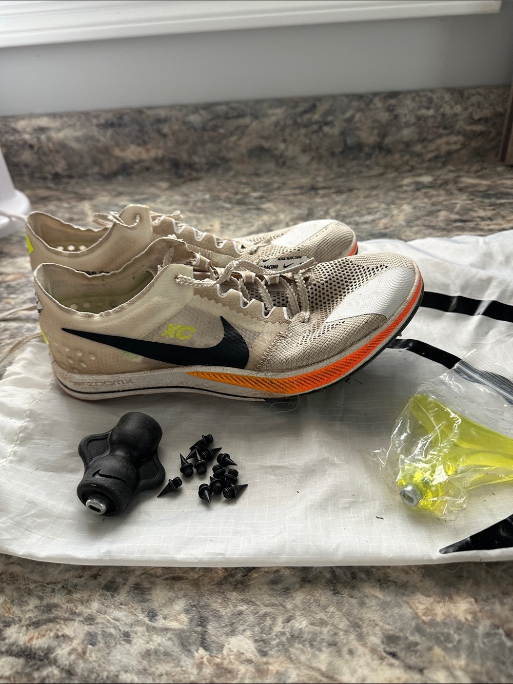 Nike unisex Cross Country racing Shoe Spikes size 4